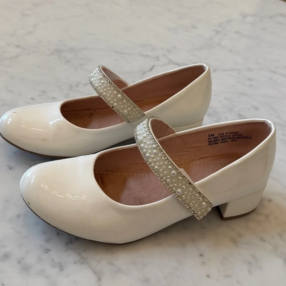 Kelly & Katie Girls White Patent Mary Jane Shoes Size 3